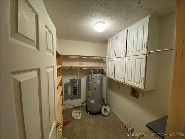 108 W Bryan, Calera, OK 74730