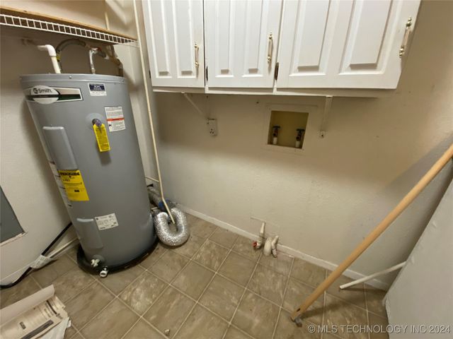 108 W Bryan, Calera, OK 74730