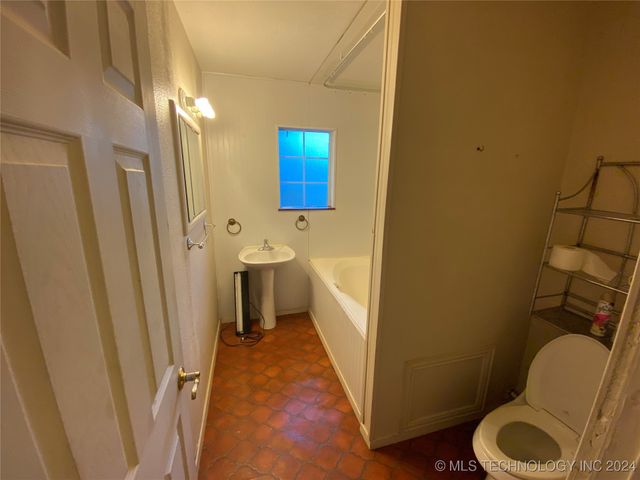 108 W Bryan, Calera, OK 74730