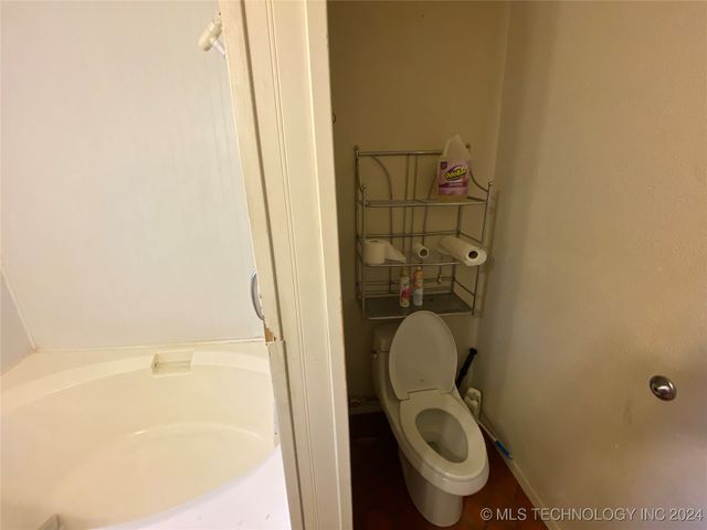 108 W Bryan, Calera, OK 74730