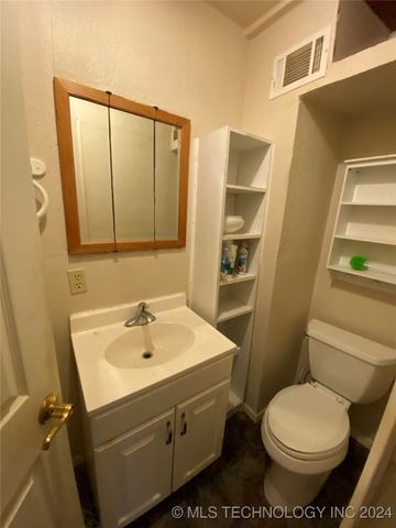 108 W Bryan, Calera, OK 74730