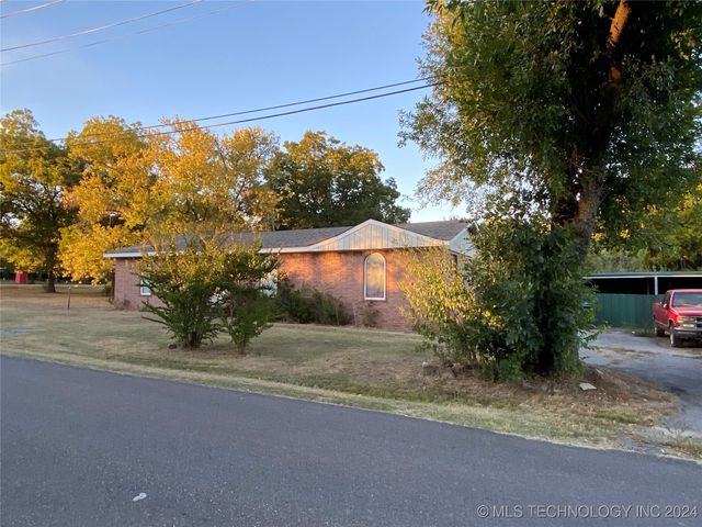 108 W Bryan, Calera, OK 74730