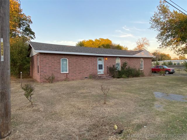 108 W Bryan, Calera, OK 74730