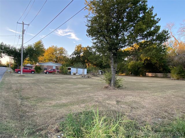 108 W Bryan, Calera, OK 74730