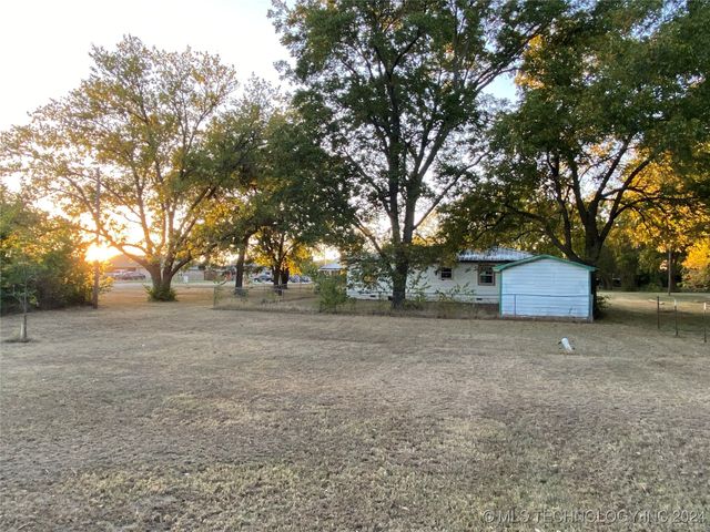 108 W Bryan, Calera, OK 74730