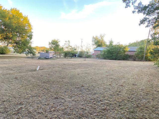 108 W Bryan, Calera, OK 74730