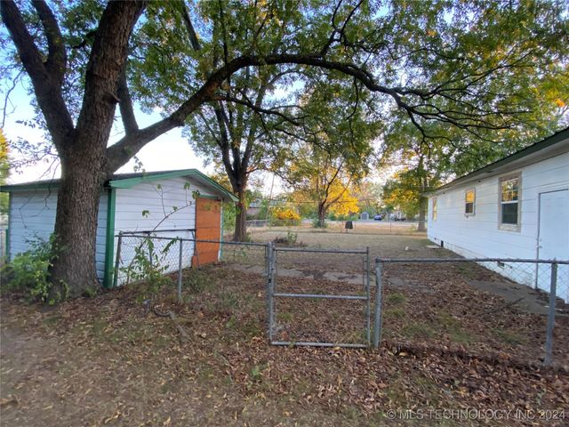 108 W Bryan, Calera, OK 74730