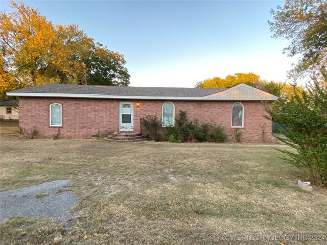 108 W Bryan, Calera, OK 74730