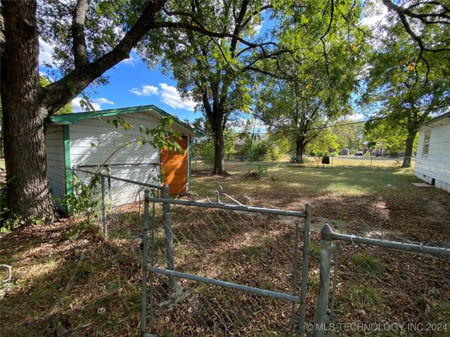 108 W Bryan, Calera, OK 74730