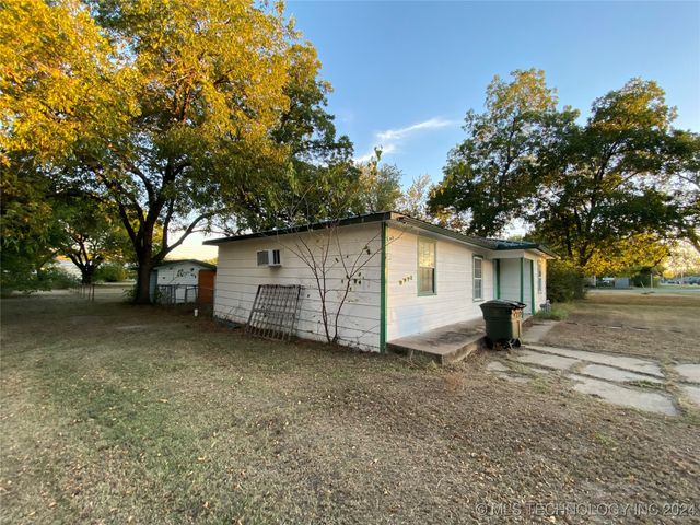 108 W Bryan, Calera, OK 74730