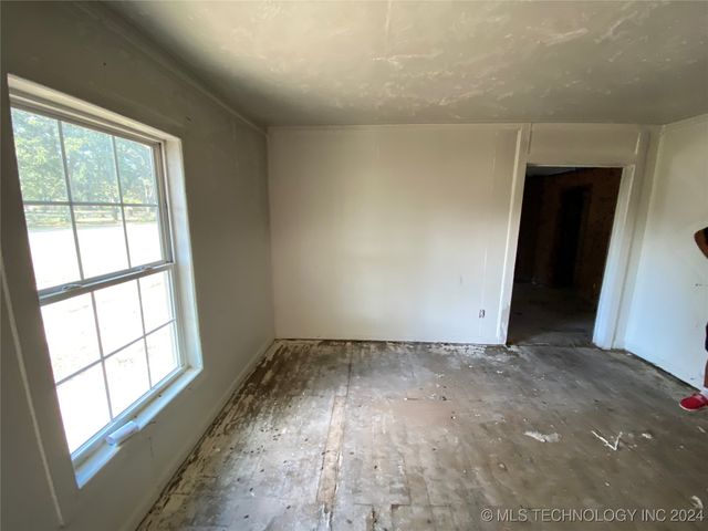 108 W Bryan, Calera, OK 74730