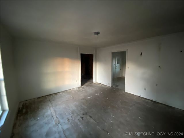 108 W Bryan, Calera, OK 74730
