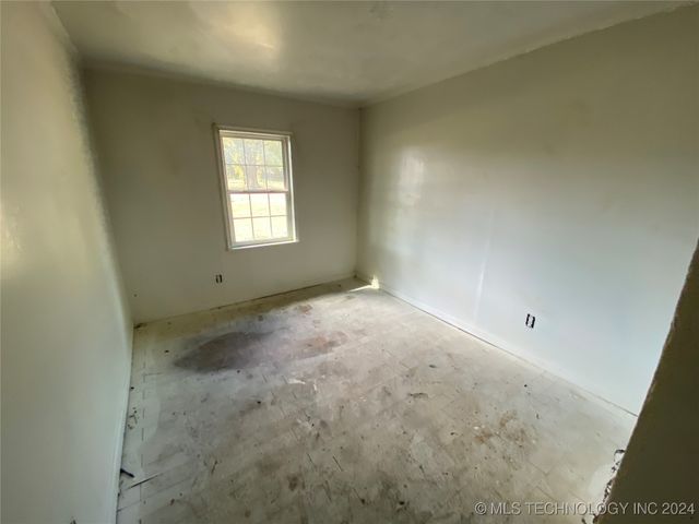 108 W Bryan, Calera, OK 74730
