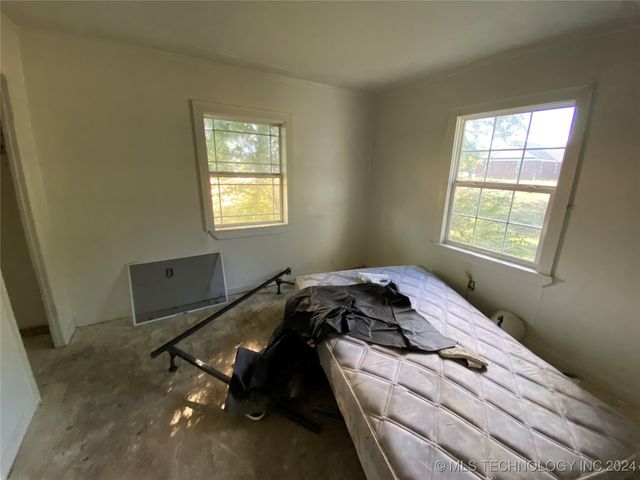 108 W Bryan, Calera, OK 74730