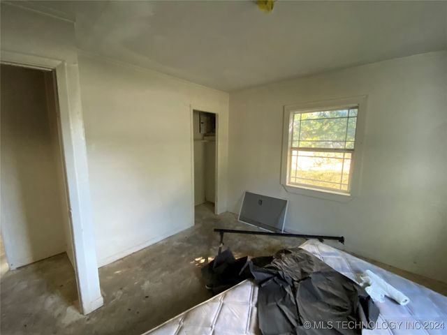 108 W Bryan, Calera, OK 74730