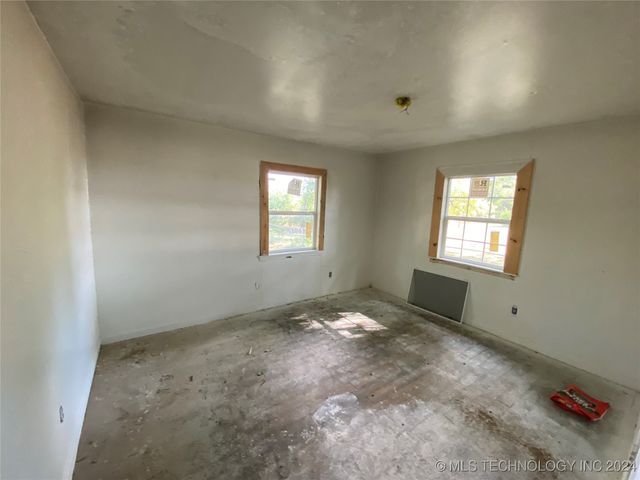 108 W Bryan, Calera, OK 74730