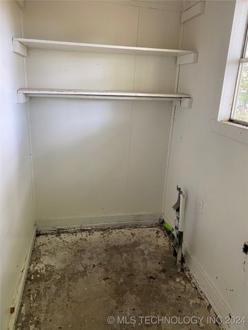 108 W Bryan, Calera, OK 74730