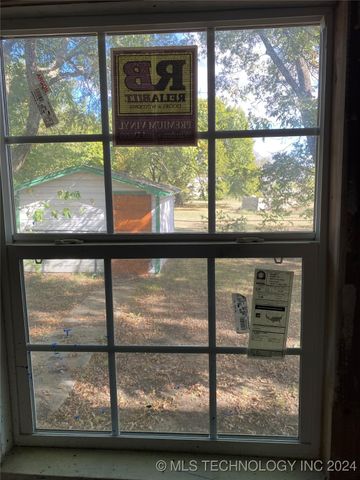 108 W Bryan, Calera, OK 74730
