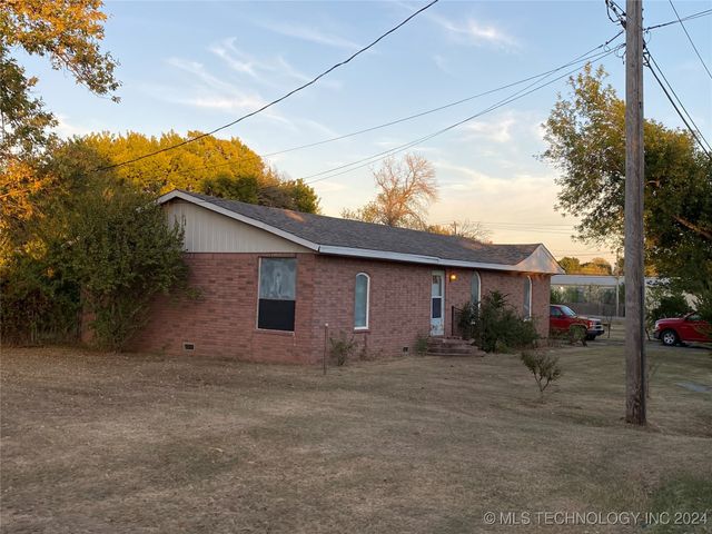 108 W Bryan, Calera, OK 74730
