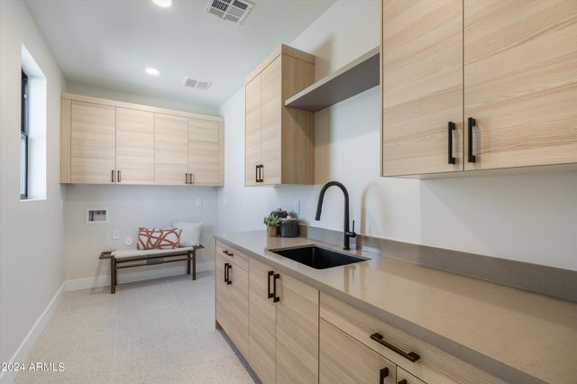 6314 N 10TH Drive, Phoenix, AZ 85013