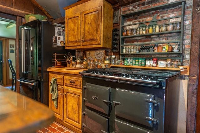162 Route 6a, Yarmouth, MA 02675