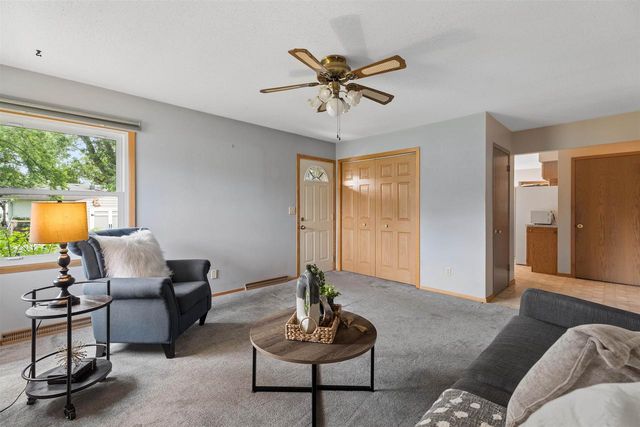 1045 GROVE STREET, Menasha, WI 54952
