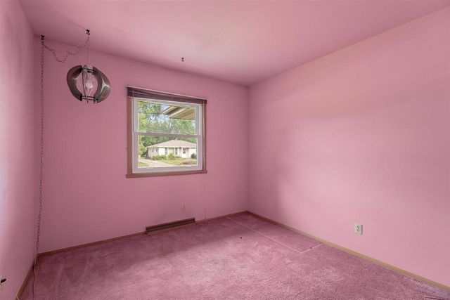 1045 GROVE STREET, Menasha, WI 54952