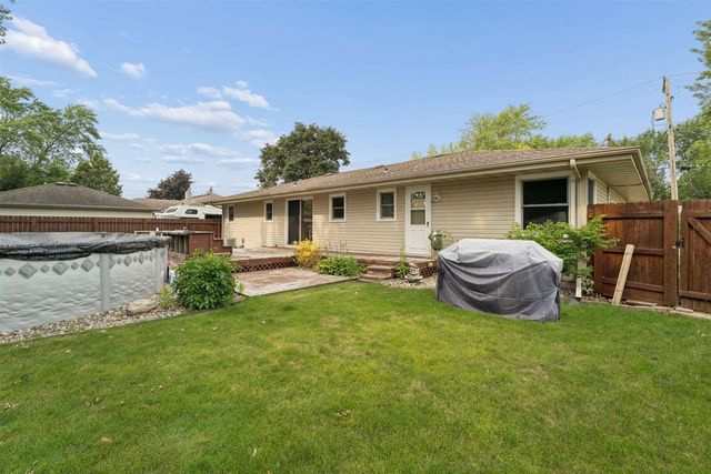 1045 GROVE STREET, Menasha, WI 54952