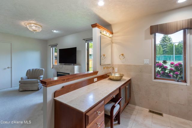1710 Westwood DR, Sandpoint, ID 83864