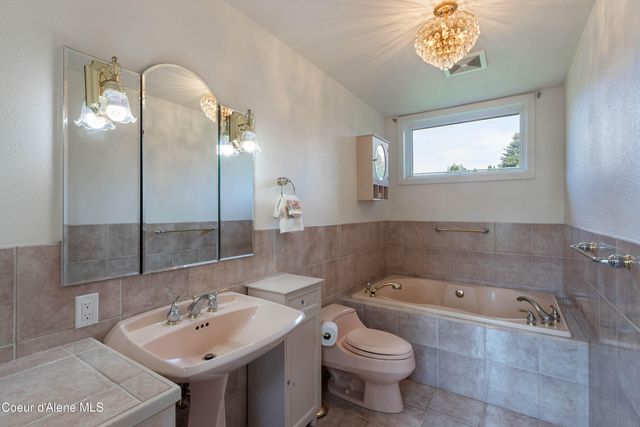 1710 Westwood DR, Sandpoint, ID 83864