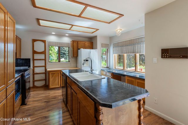 1710 Westwood DR, Sandpoint, ID 83864