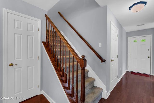 71 Santa Rosa Lane, Tinton Falls, NJ 07724