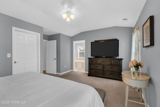 71 Santa Rosa Lane, Tinton Falls, NJ 07724