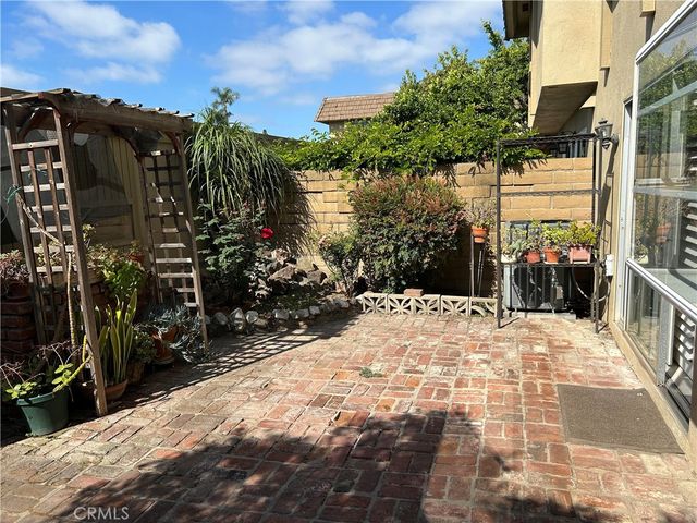 10089 Corral River Court, Fountain Valley, CA 92708