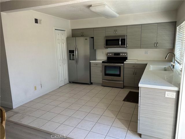 10089 Corral River Court, Fountain Valley, CA 92708