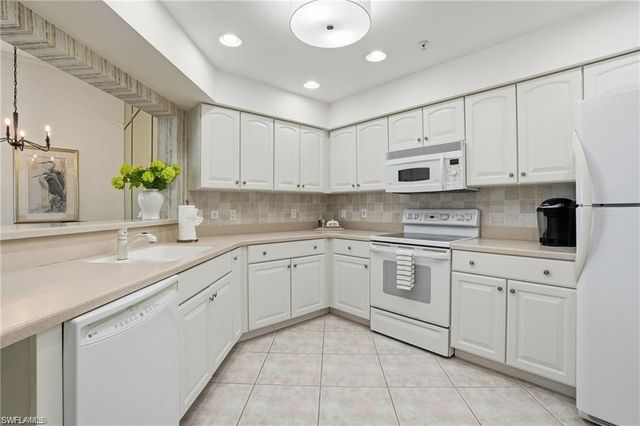 4183 BAY BEACH LN 3P1, Fort Myers Beach, FL 33931