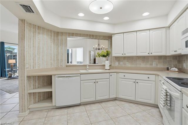 4183 BAY BEACH LN 3P1, Fort Myers Beach, FL 33931