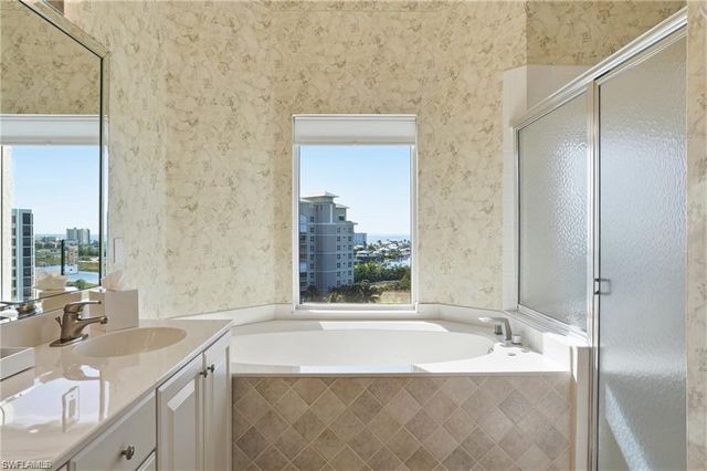 4183 BAY BEACH LN 3P1, Fort Myers Beach, FL 33931