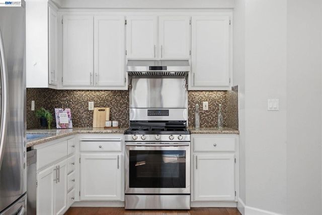 106 Accolade Dr, San Leandro, CA 94577