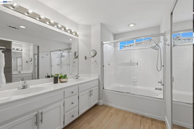106 Accolade Dr, San Leandro, CA 94577