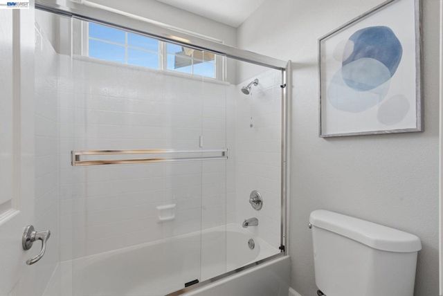 106 Accolade Dr, San Leandro, CA 94577