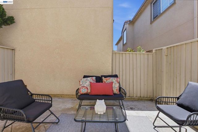 106 Accolade Dr, San Leandro, CA 94577