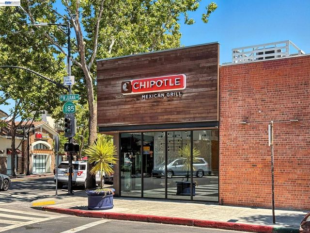 106 Accolade Dr, San Leandro, CA 94577