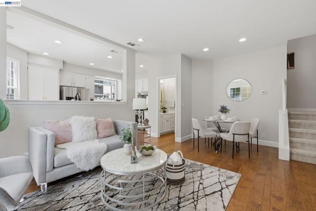 106 Accolade Dr, San Leandro, CA 94577