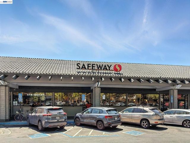 106 Accolade Dr, San Leandro, CA 94577