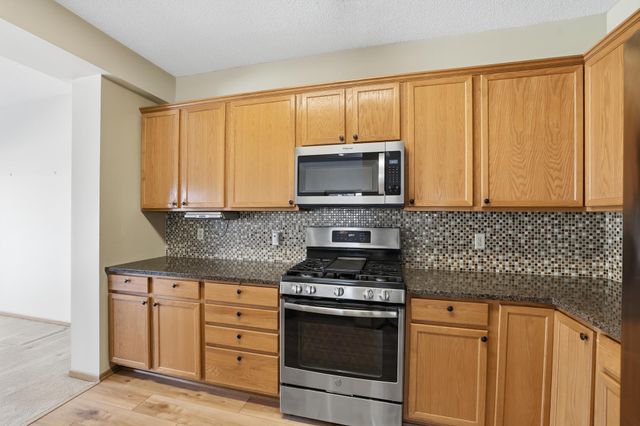 900 Fairfield Way, Hopkins, MN 55305