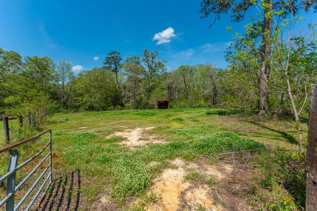 8168 N Hwy 85, Laurel Hill, FL 32567