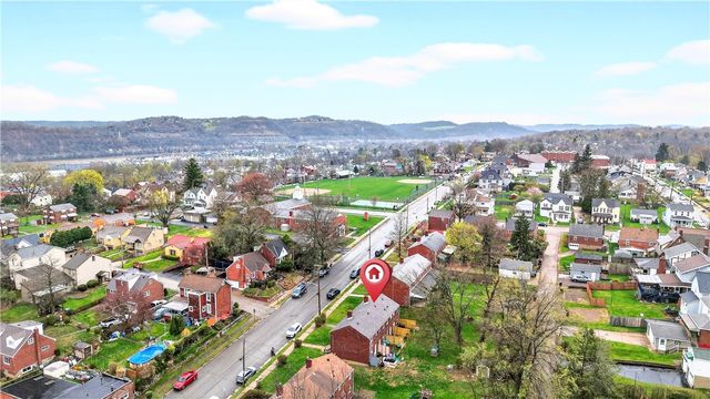 627 2nd St 621, Verona, PA 15147