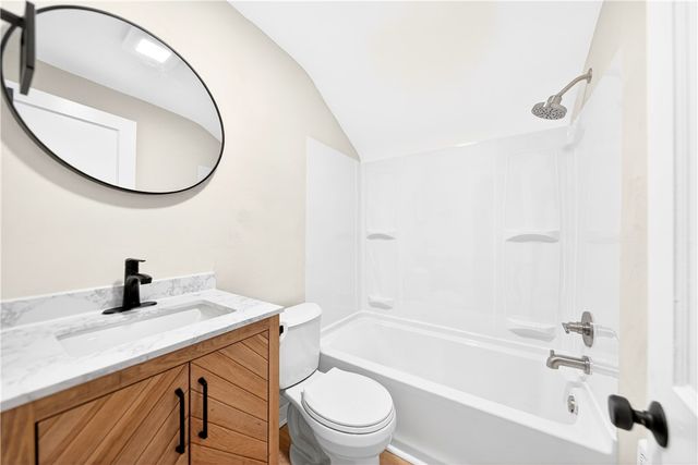627 2nd St 621, Verona, PA 15147