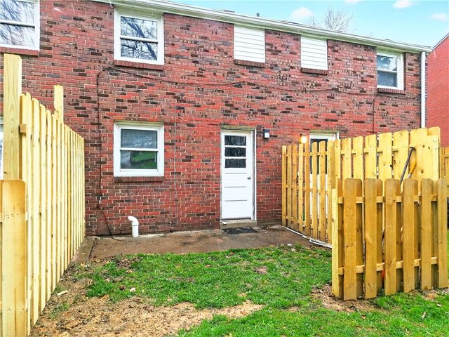 627 2nd St 621, Verona, PA 15147